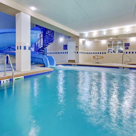 Holiday Inn Express & Suites - Dickinson By Ihg Exteriör bild