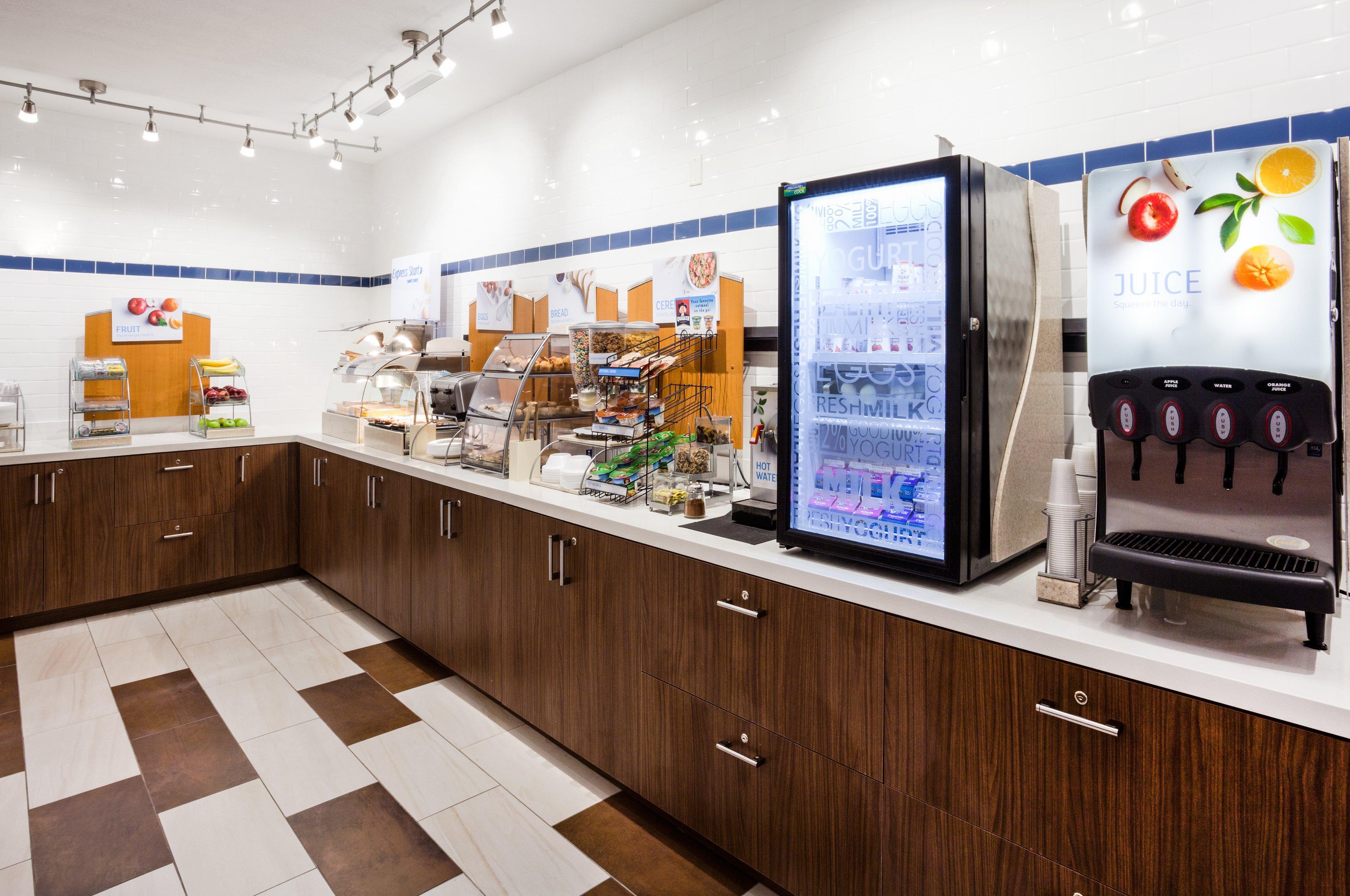 Holiday Inn Express & Suites - Dickinson By Ihg Exteriör bild