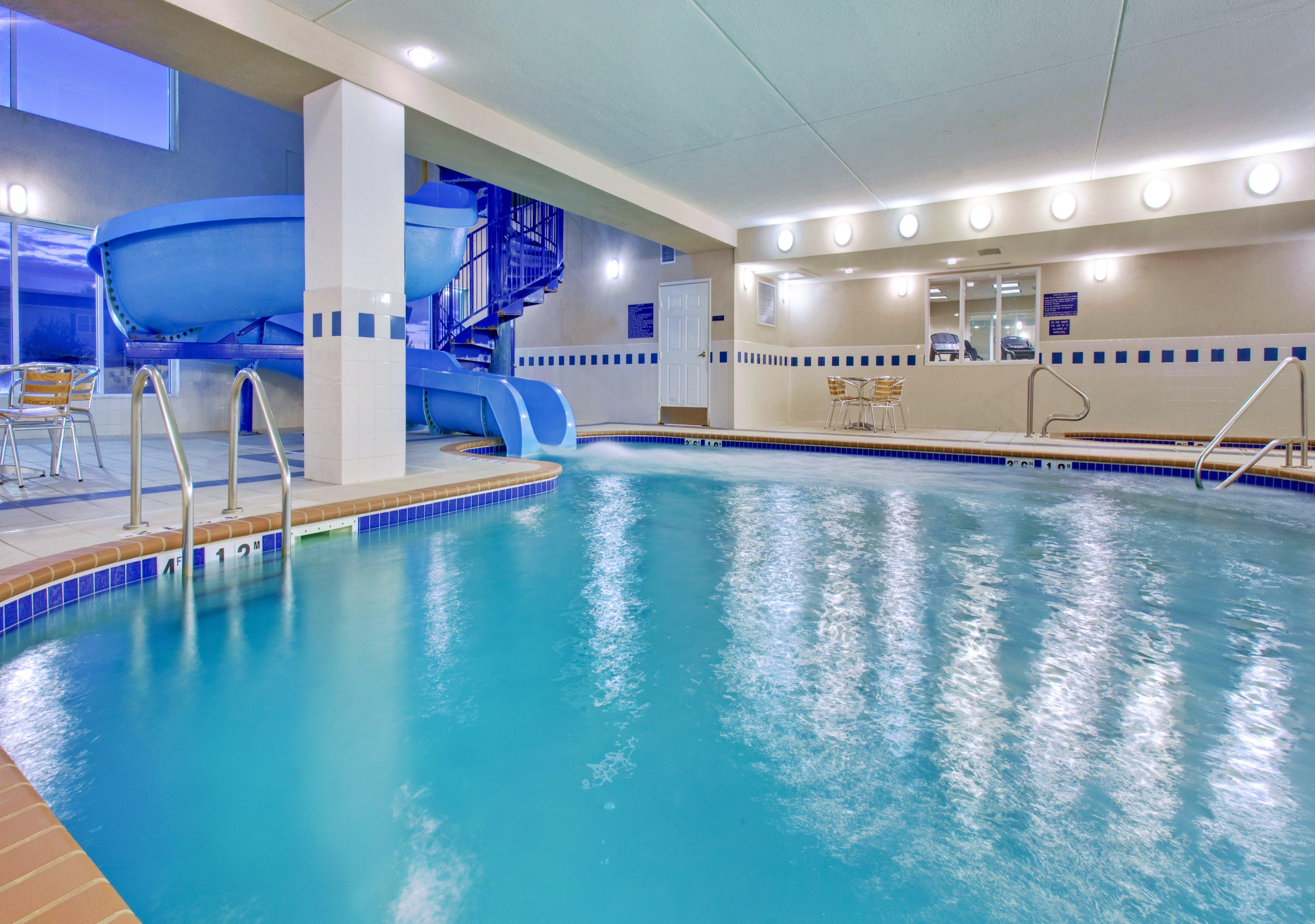 Holiday Inn Express & Suites - Dickinson By Ihg Exteriör bild