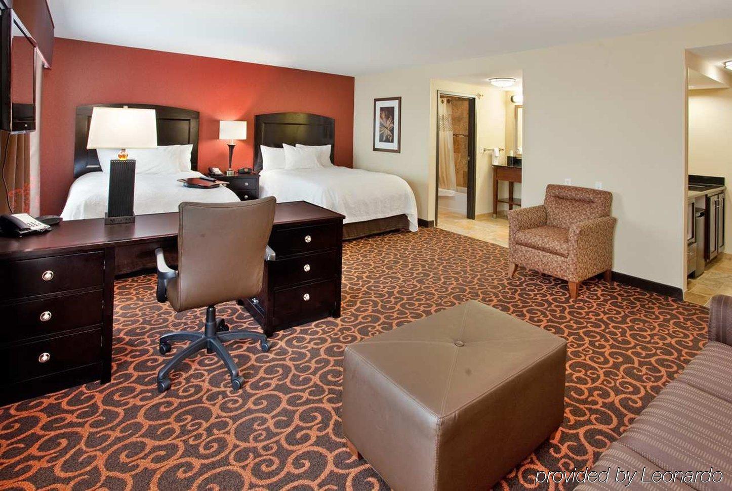 Holiday Inn Express & Suites - Dickinson By Ihg Exteriör bild