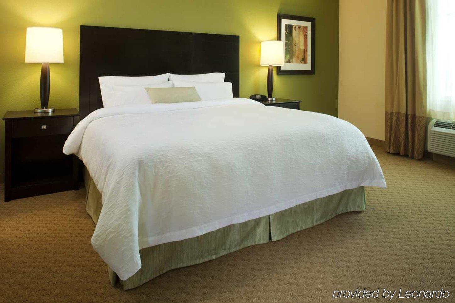 Holiday Inn Express & Suites - Dickinson By Ihg Exteriör bild