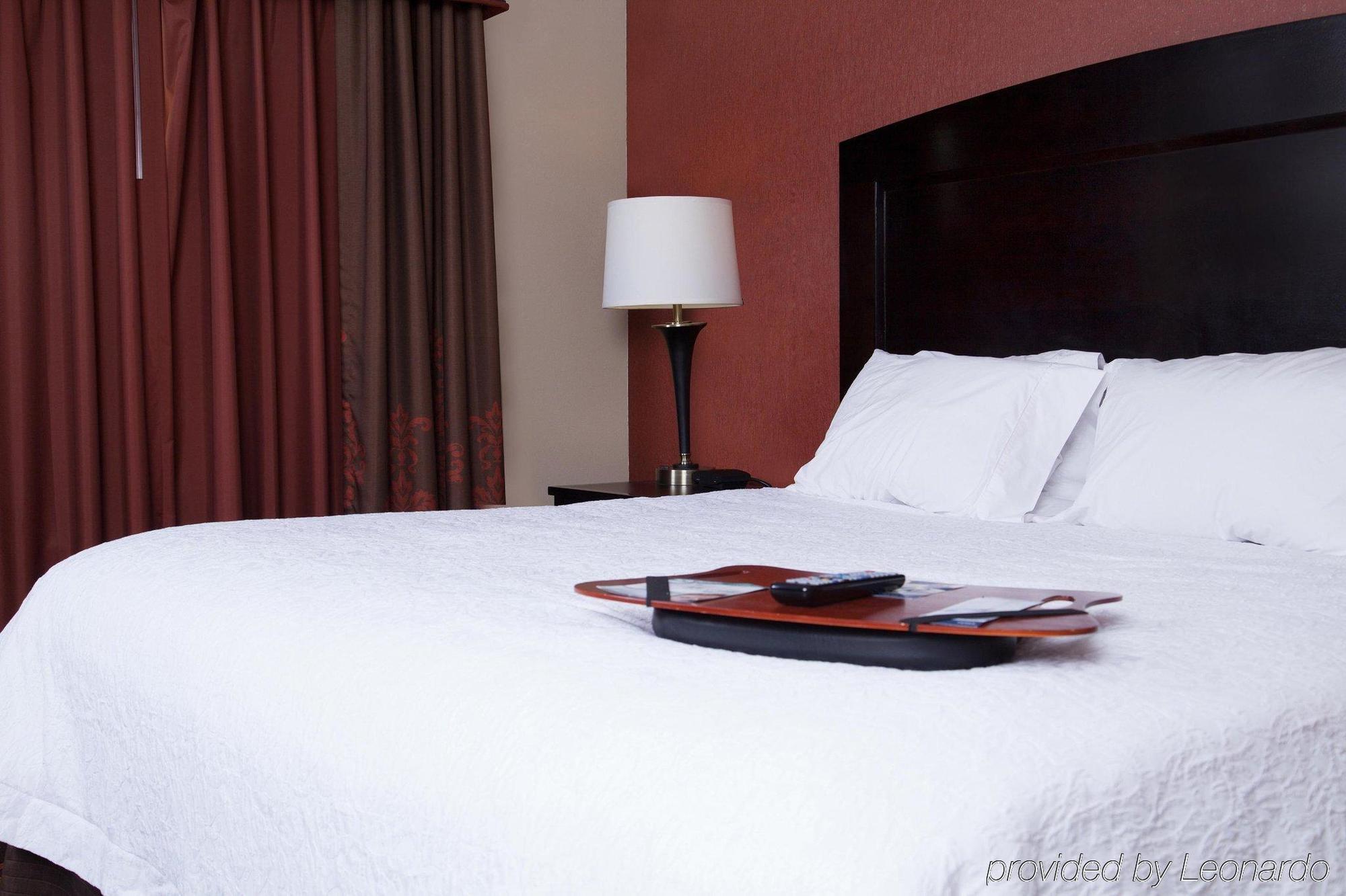 Holiday Inn Express & Suites - Dickinson By Ihg Exteriör bild