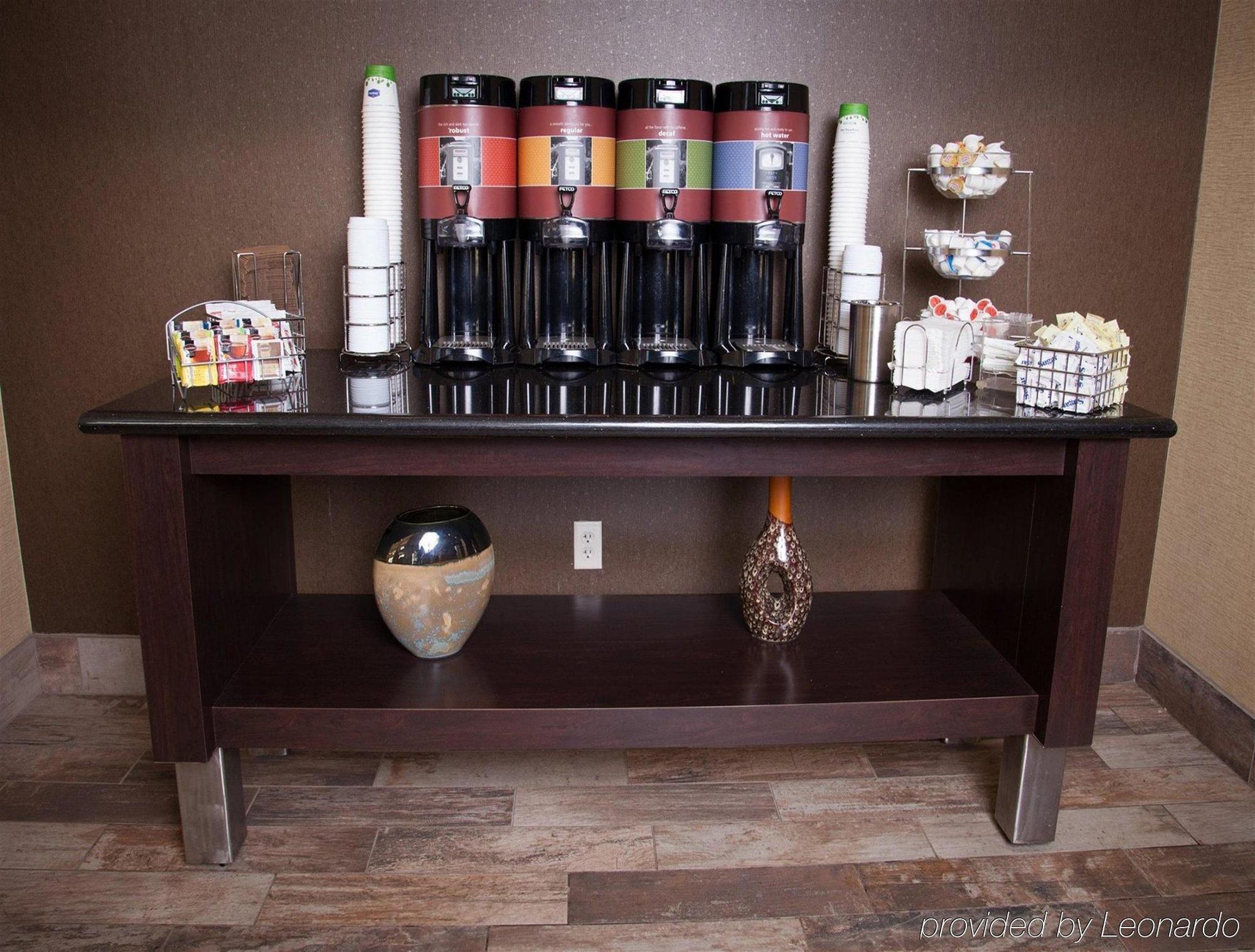 Holiday Inn Express & Suites - Dickinson By Ihg Exteriör bild