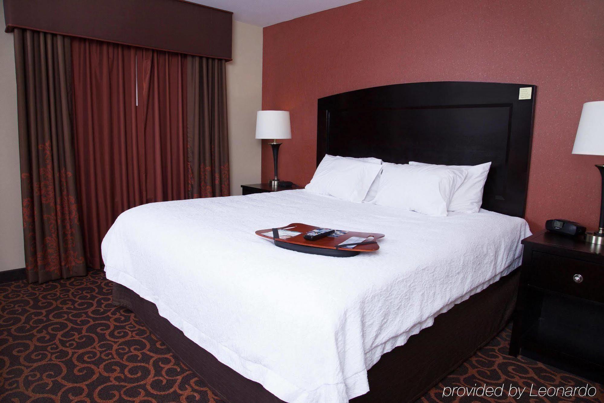 Holiday Inn Express & Suites - Dickinson By Ihg Exteriör bild