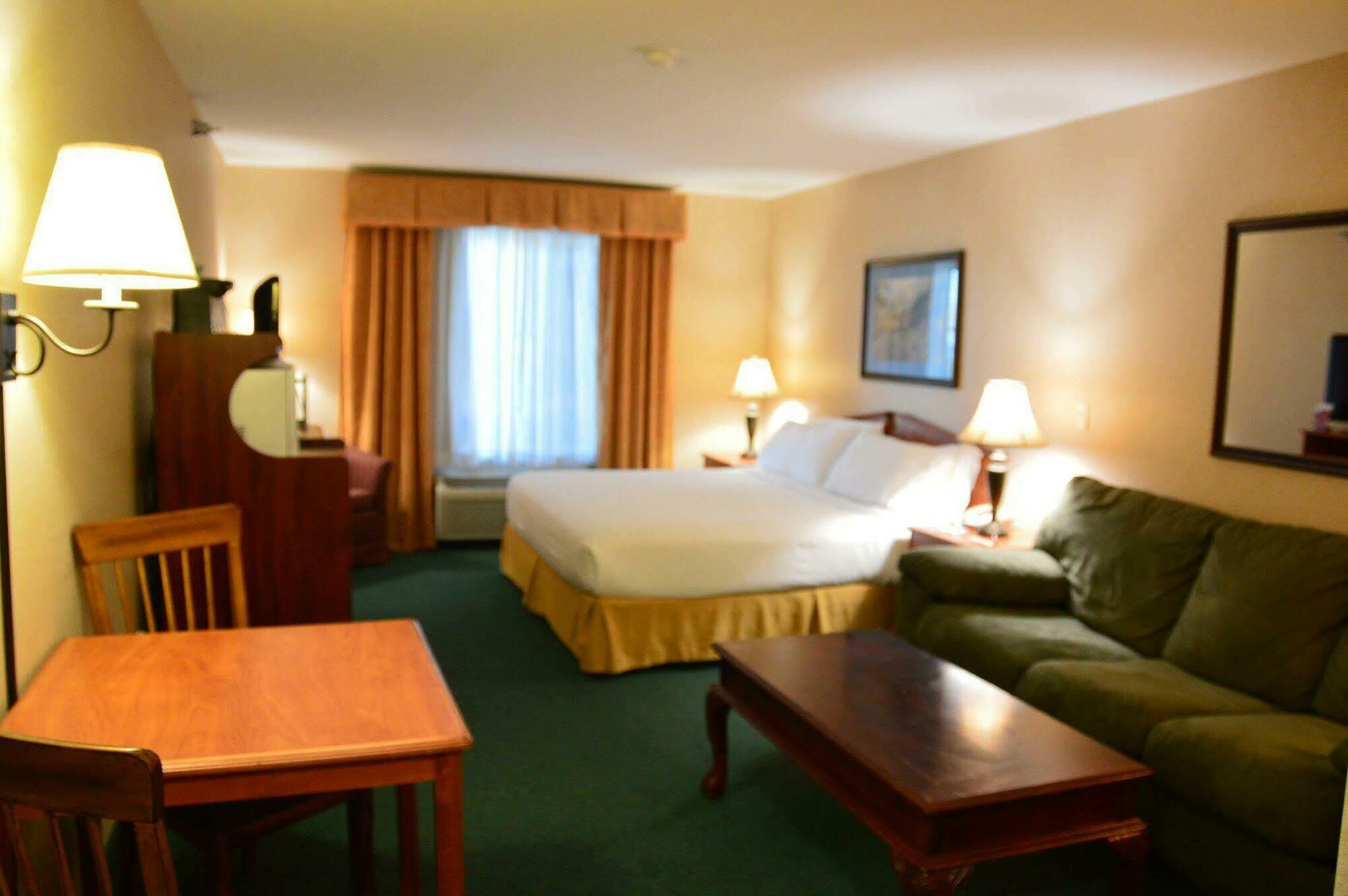 Holiday Inn Express & Suites - Dickinson By Ihg Exteriör bild